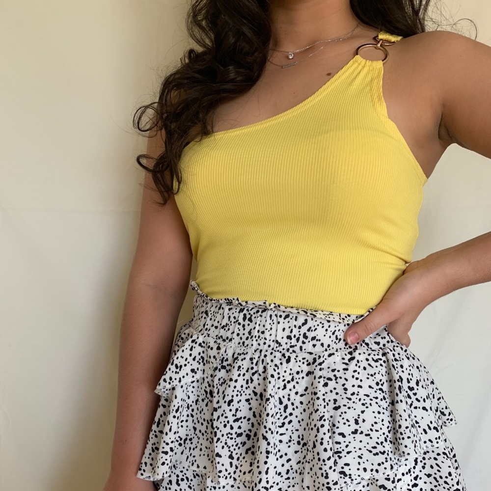 One-shoulder crop top